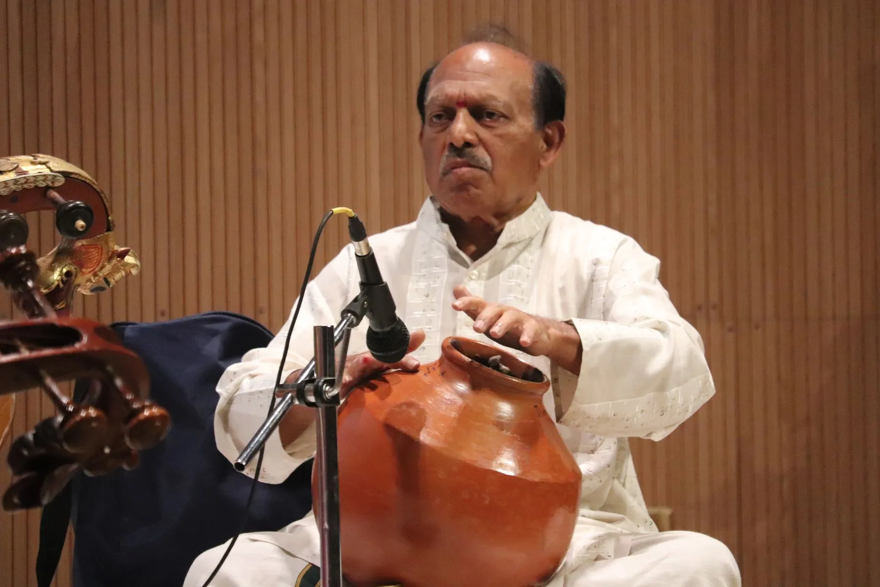 Ghatam artist