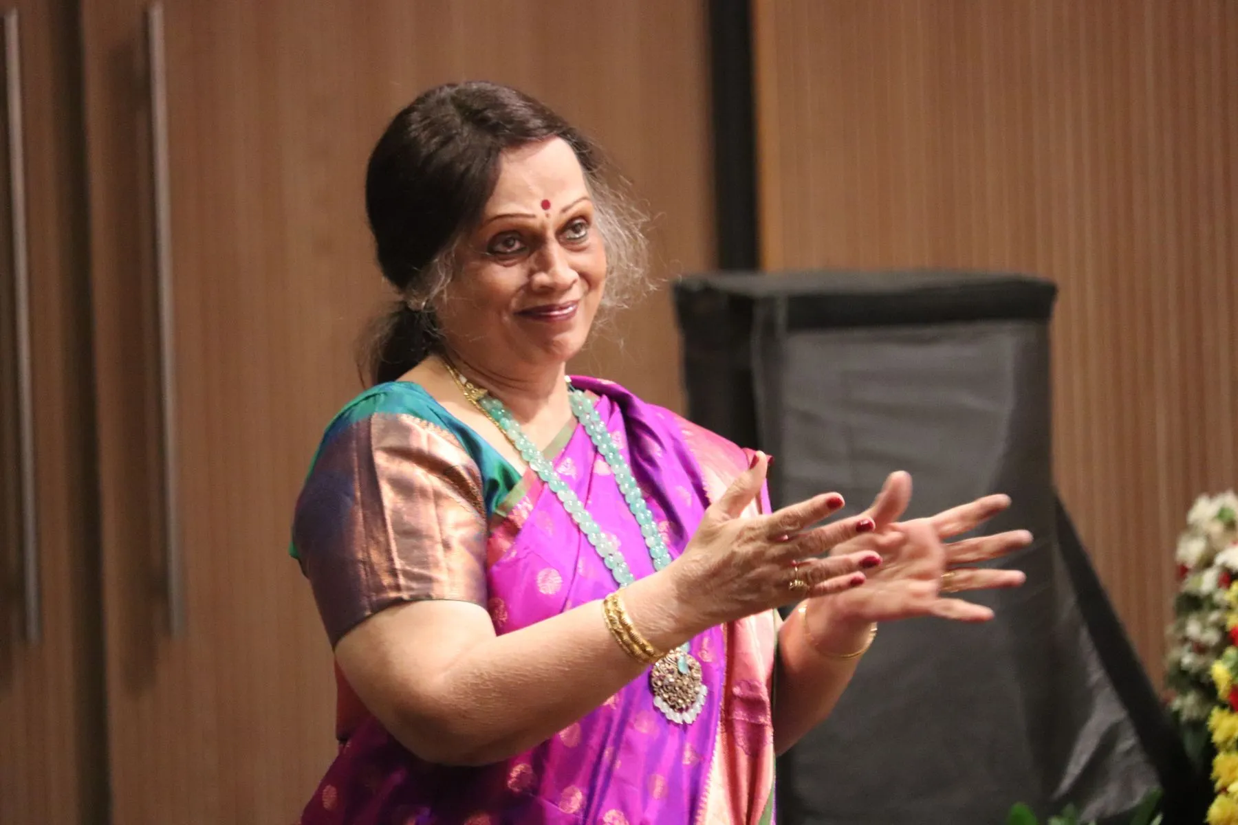 Speaker gesturing