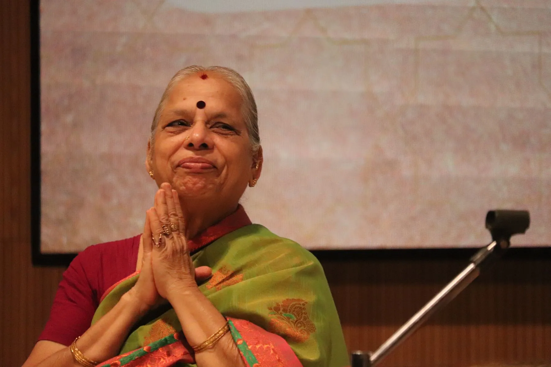 Senior guru, namaste