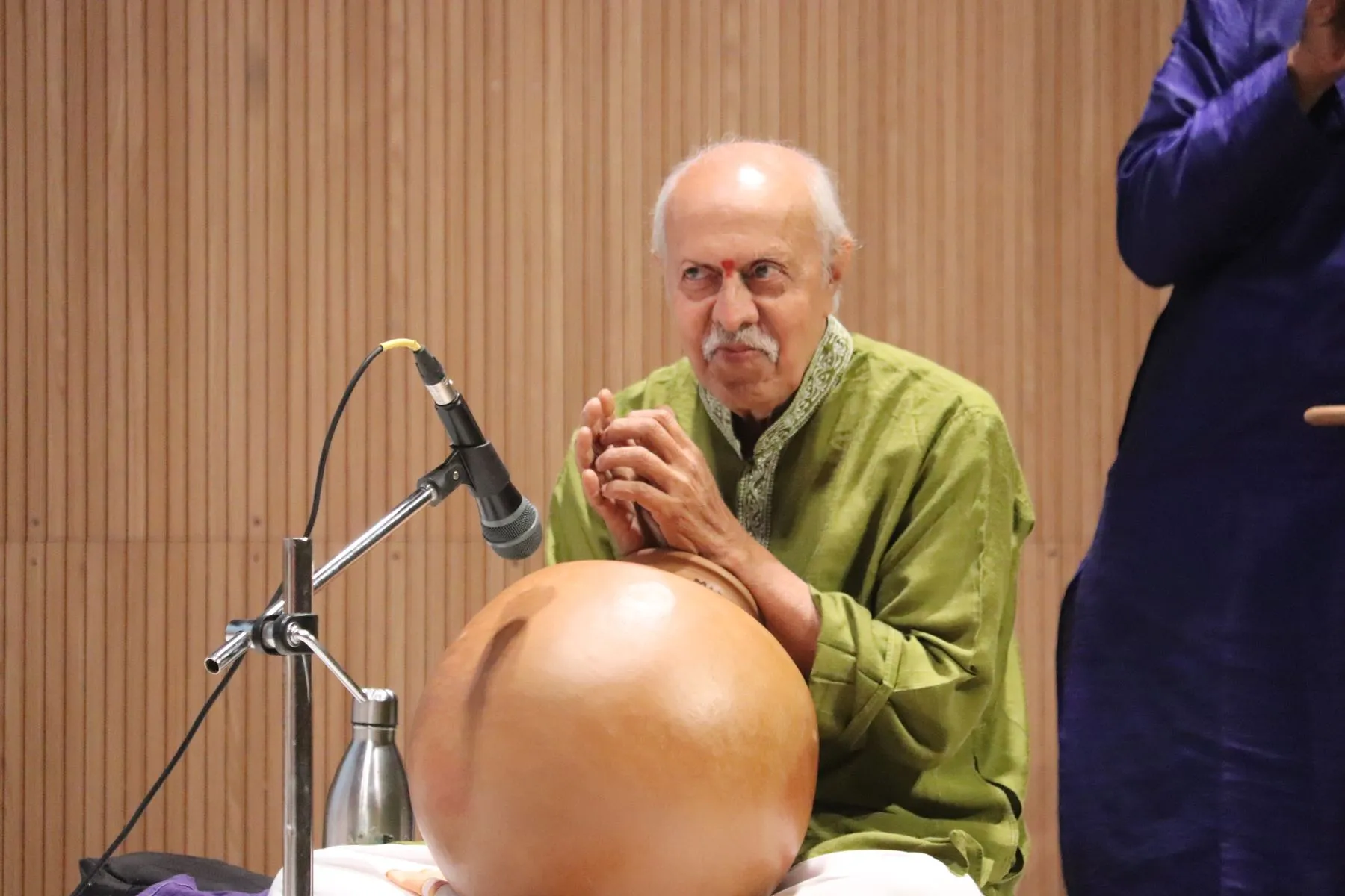 Senior ghatam artist