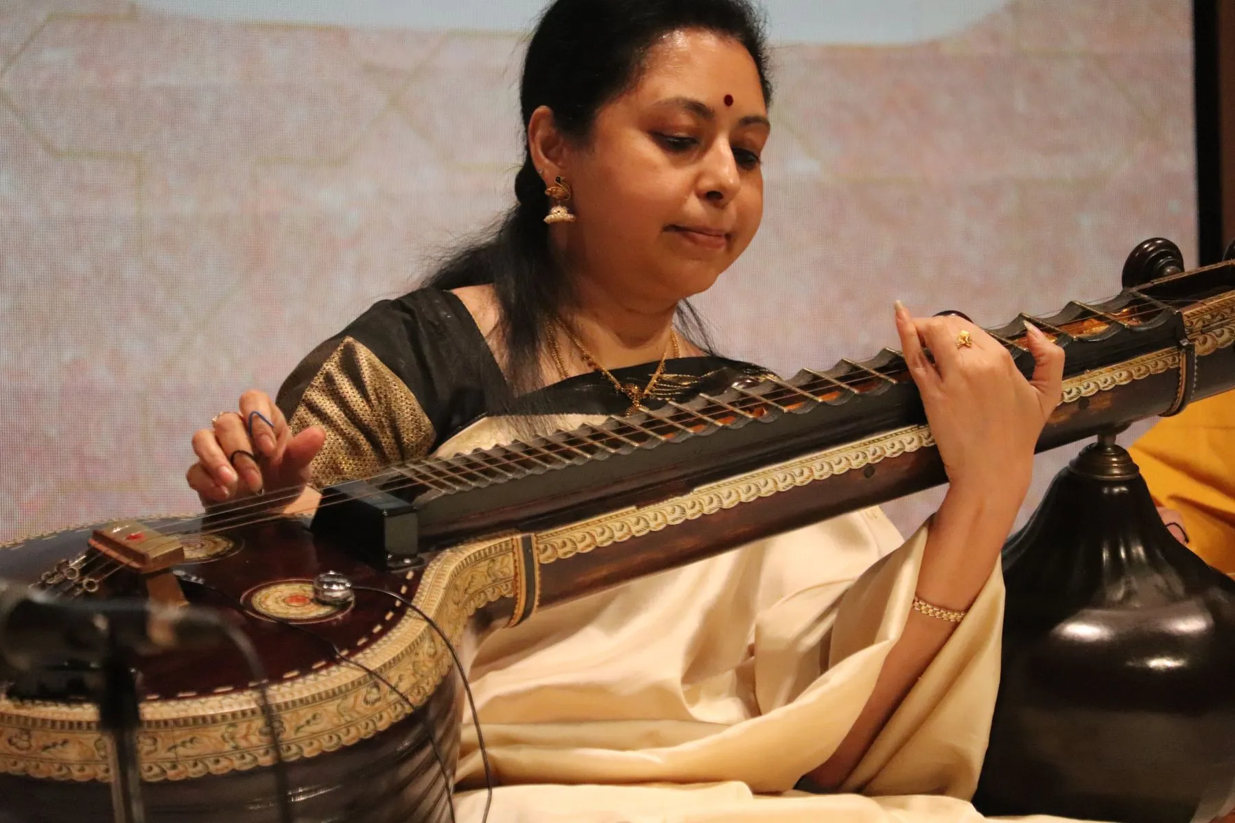 Vainika close