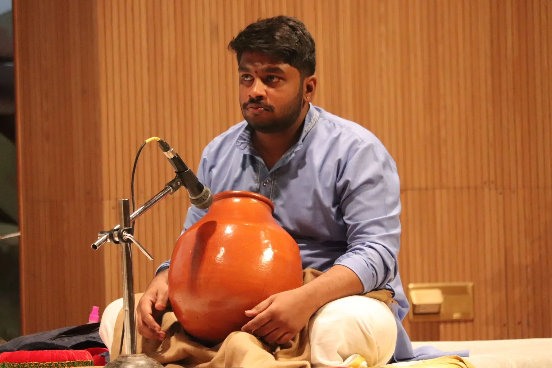 Ghatam artist
