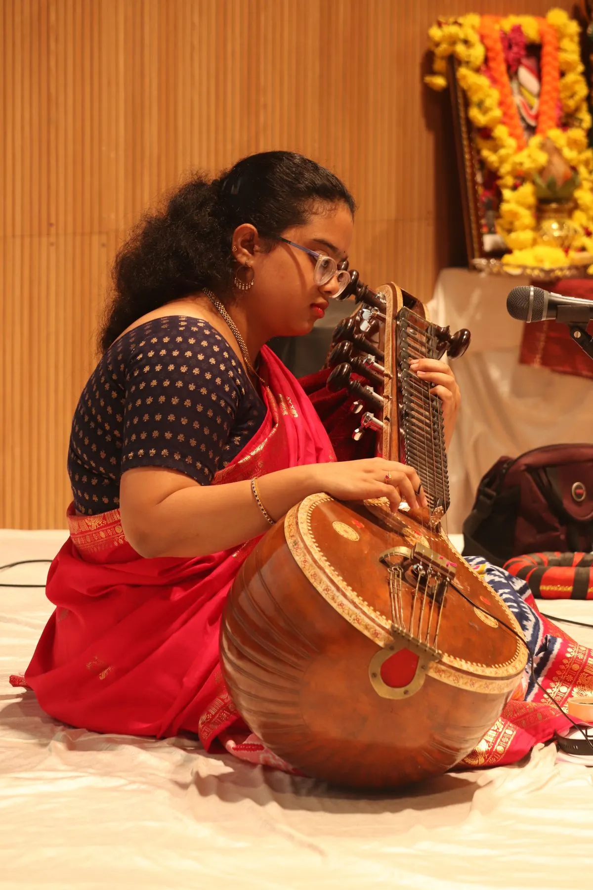 Young vainika vertical