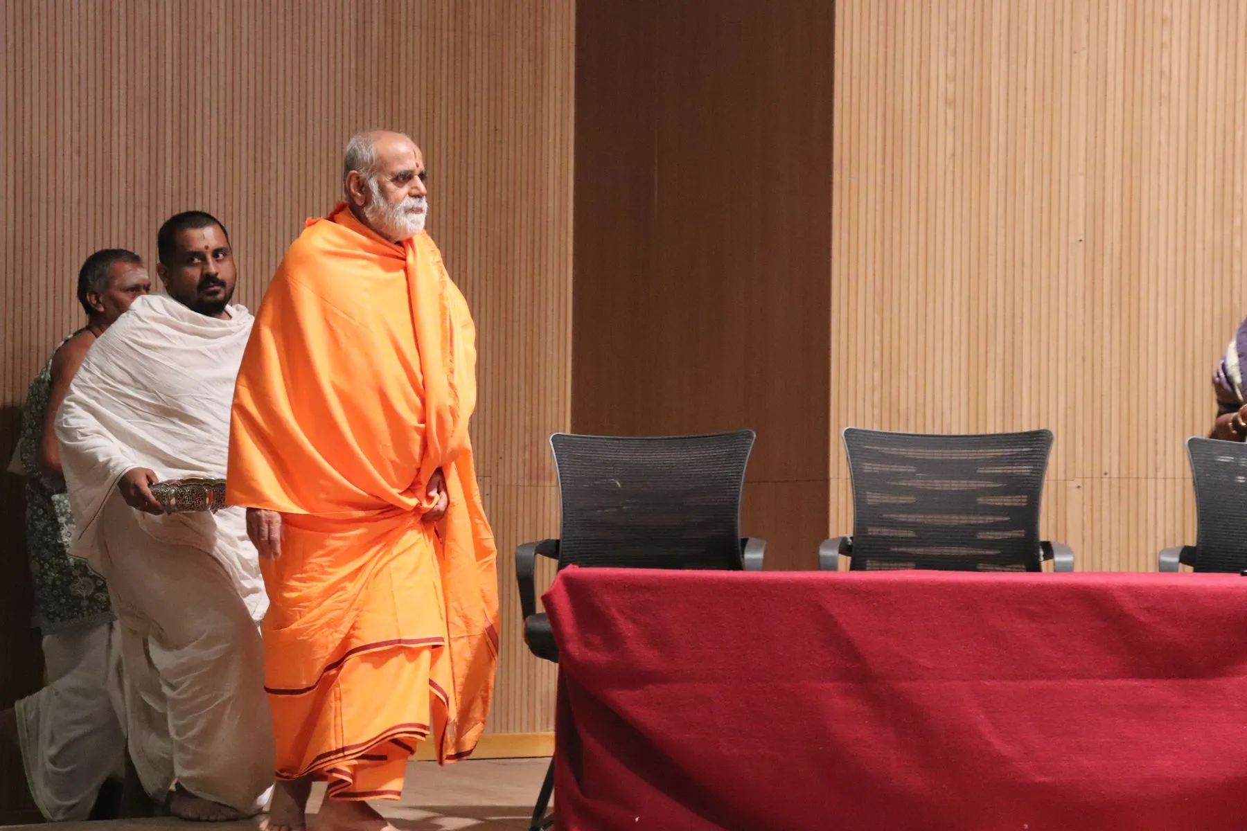Seer arriving