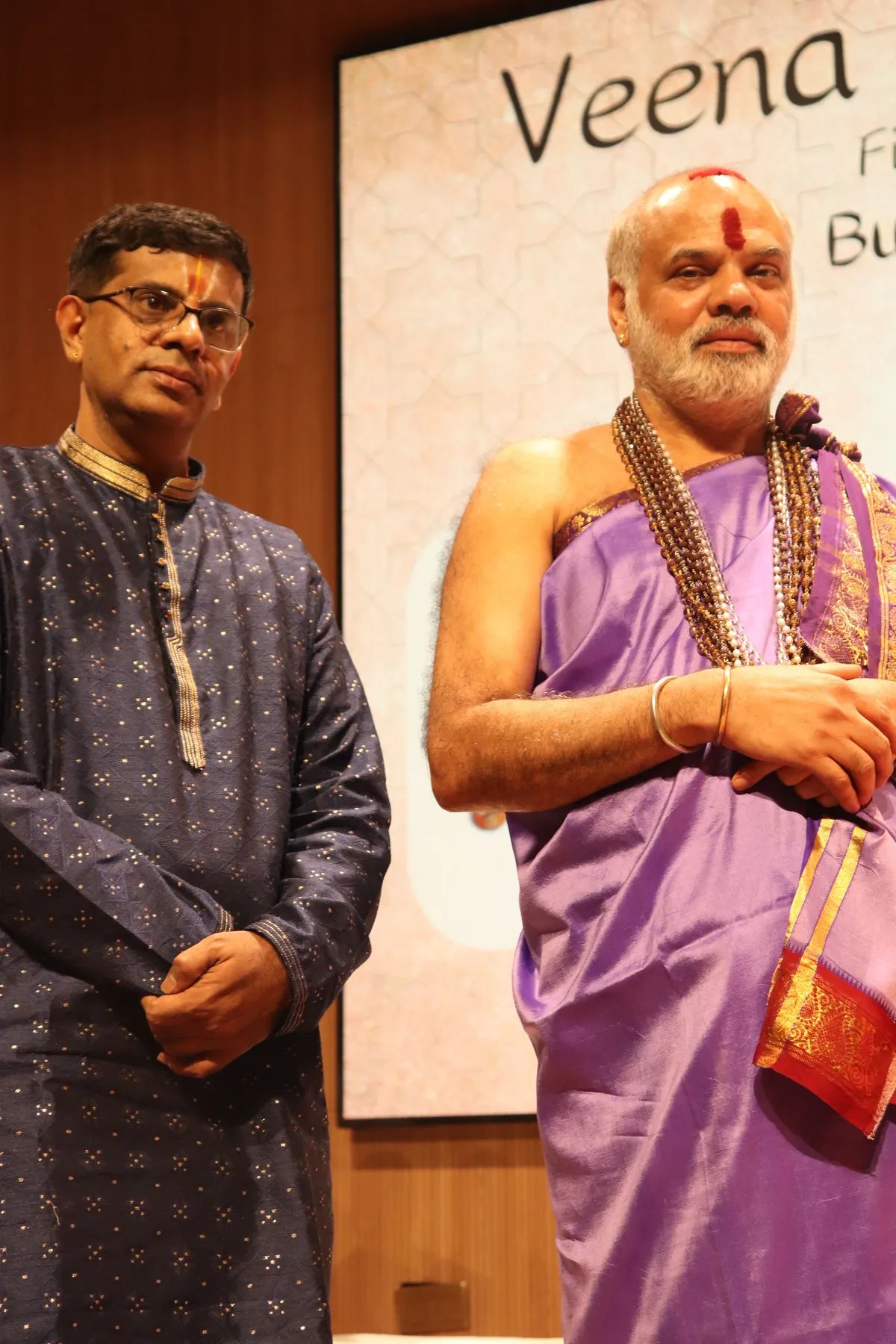 Compere with seer